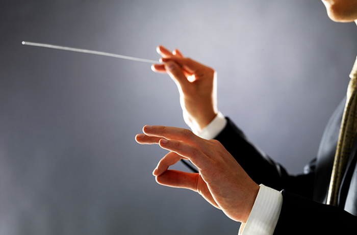 Знаменитый бетховенский «стук судьбы в дверь» в исполнении главных дирижёров мира. Знаменитый бетховенский «стук судьбы в дверь» в исполнении главных дирижёров мира.