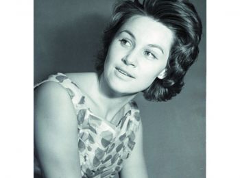 Вот так выглядела Татьяна Конюхова, когда снималась в совместной советско-венгерской военной драме «Звёзды и солдаты» у всемирно знаменитого режиссёра Миклоша Янчо.1966