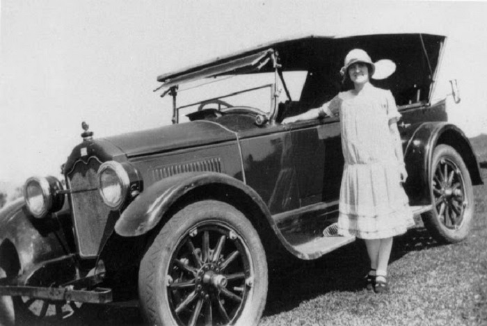 Фотосессия возле машины. Фотосессия возле машины.