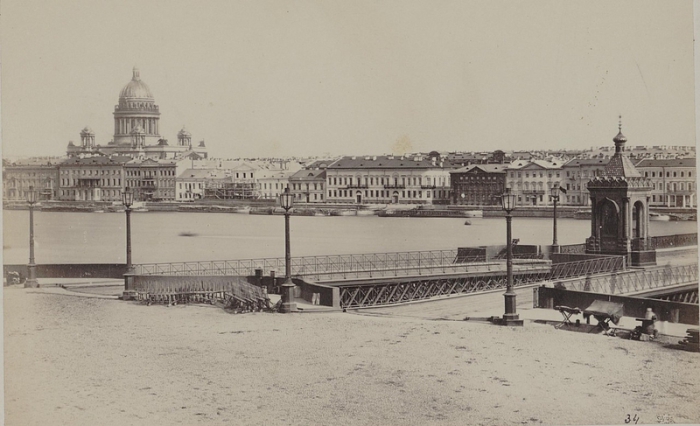 С середины XIX века - фешенебельный район Петербурга. С середины XIX века - фешенебельный район Петербурга.