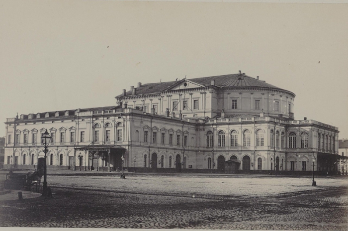 Один из крупнейших музыкальных театров России. Один из крупнейших музыкальных театров России.