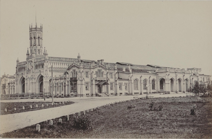 Архитектурный шедевр железнодорожного зодчества. Архитектурный шедевр железнодорожного зодчества.