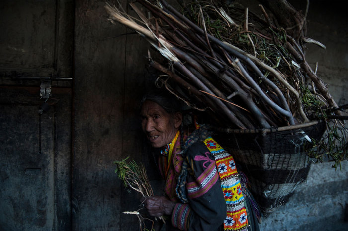 Представительница ведийской культуры, которая проживает в Пакистане. Представительница ведийской культуры, которая проживает в Пакистане.