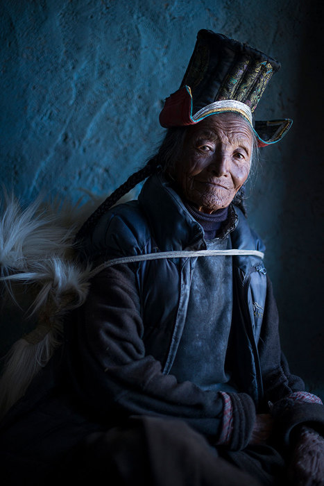 Женщина, проживающая в стране перевалов. Женщина, проживающая в стране перевалов.