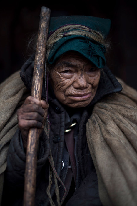 Женщина представляет самую большую группу лоло. Женщина представляет самую большую группу лоло.