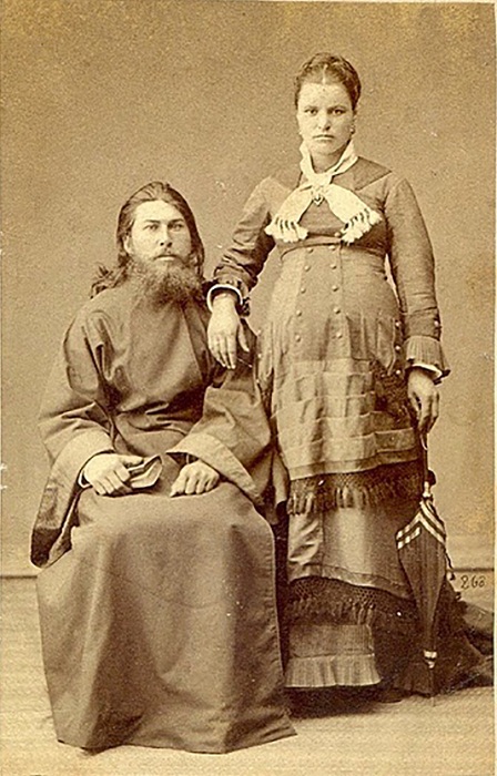 Беременные носили платья с многочисленными драпировками. | Фото: livemaster.ru. Беременные носили платья с многочисленными драпировками. | Фото: livemaster.ru.