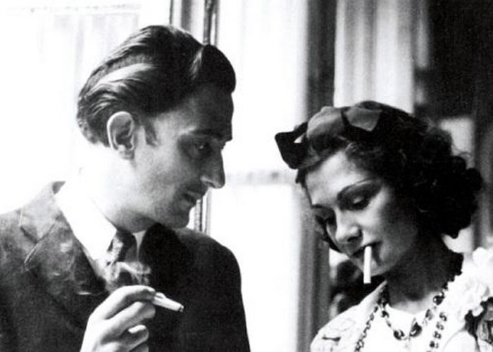 Коко Шанель и Артура Кейпела. / Фото: luxuryactivist.com Коко Шанель и Артура Кейпела. / Фото: luxuryactivist.com