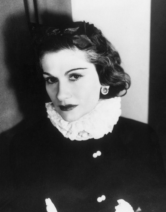 Законодательница стиля Коко Шанель. / Фото: nbanews.mastuyul.com Законодательница стиля Коко Шанель. / Фото: nbanews.mastuyul.com