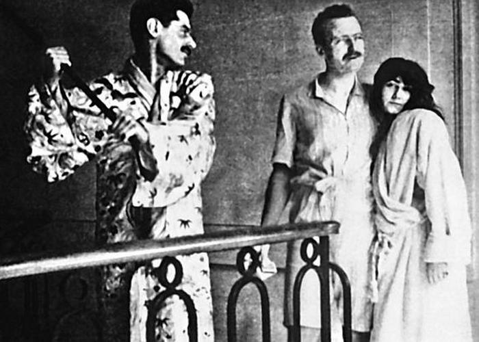 Артур Кэпел, Этьен Бальзан и Коко. / Фото: kodges.ru Артур Кэпел, Этьен Бальзан и Коко. / Фото: kodges.ru