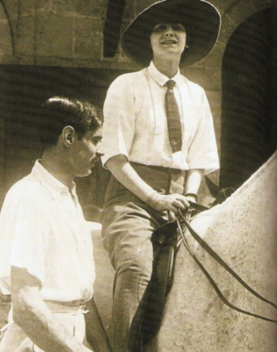 Коко и «Бой». / Фото: vibratorzru.wordpress.com Коко и «Бой». / Фото: vibratorzru.wordpress.com