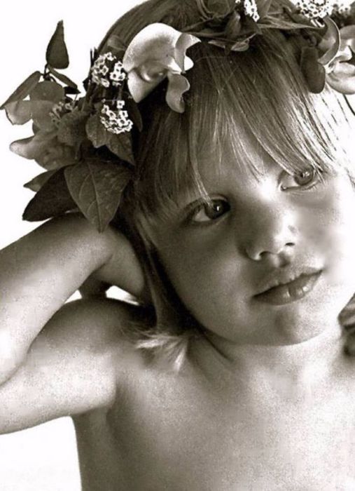 Голливудская актриса, неоднократно возглавлявшая рейтинги самых красивых знаменитостей. Голливудская актриса, неоднократно возглавлявшая рейтинги самых красивых знаменитостей.