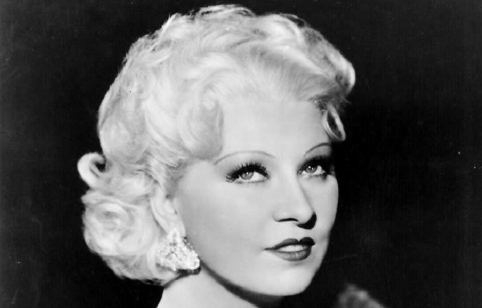 И короткая стрижка может быть стильной. И короткая стрижка может быть стильной.