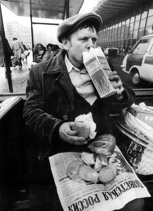 Еда в дороге кажется вдвойне вкуснее. Еда в дороге кажется вдвойне вкуснее.