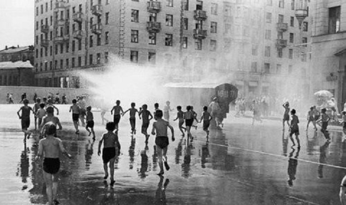 Летний душ для городских детей. Летний душ для городских детей.