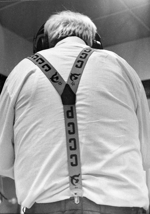 Трансляция матча должна была начаться в 20-00.