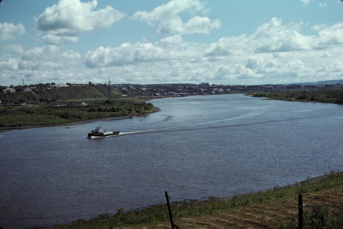 Пароход на реке Чулым, правый приток Оби в Ачинске. Пароход на реке Чулым, правый приток Оби в Ачинске.