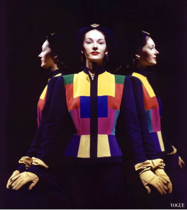 Модель в январском выпуске журнала Vogue за 1944 год. Модель в январском выпуске журнала Vogue за 1944 год.