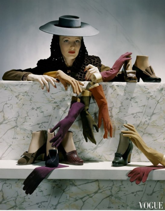 Сентябрьский номер Vogue 1941 года. Сентябрьский номер Vogue 1941 года.