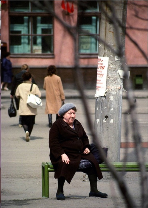 Трамвайные пути на углу улицы Ленина и Горького. СССР, Иркутск, 1988 год. Трамвайные пути на углу улицы Ленина и Горького. СССР, Иркутск, 1988 год.