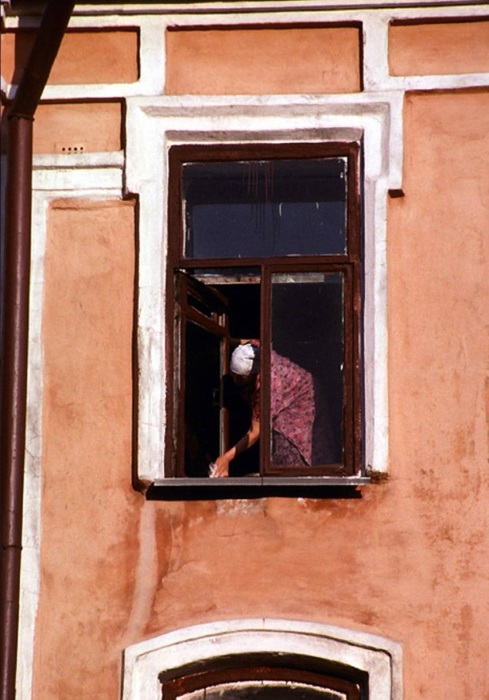 Деревянный дом на улице Грязнова. СССР, Иркутск, 1988 год. Деревянный дом на улице Грязнова. СССР, Иркутск, 1988 год.