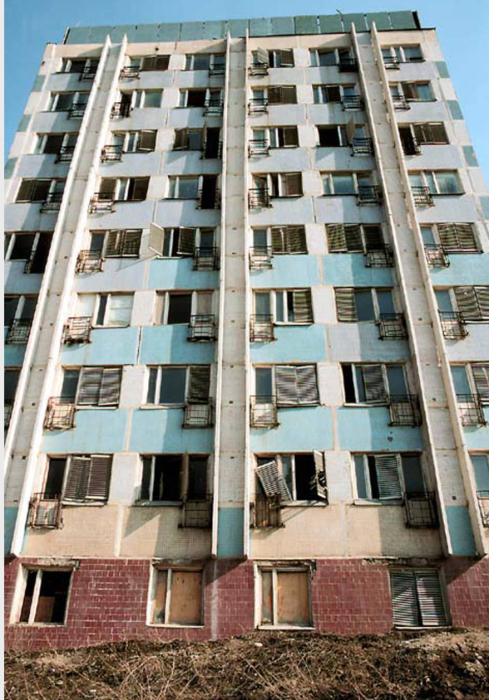 Позирующие перед камерой дети. СССР, Иркутск, 1988 год. Позирующие перед камерой дети. СССР, Иркутск, 1988 год.