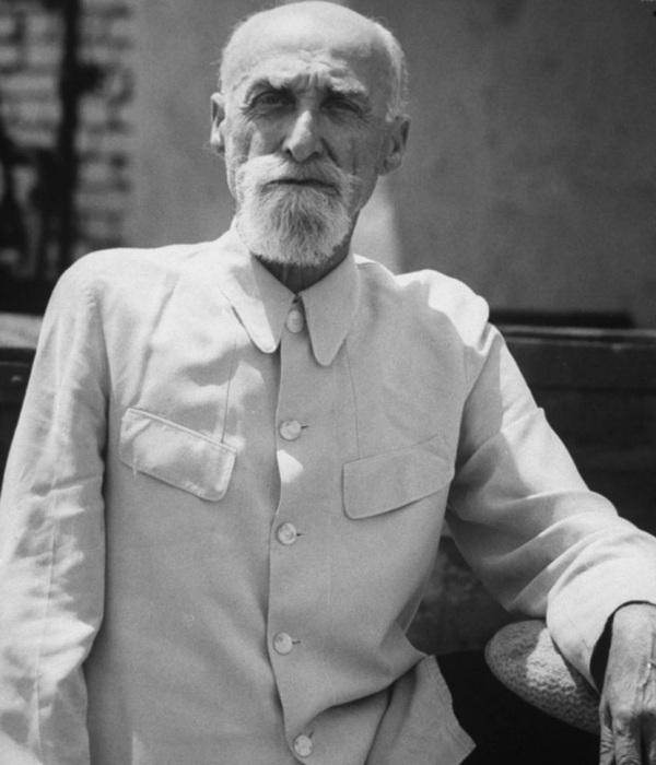 Старый грузин 84 лет, успевший отслужить в царской армии. СССР, Грузия, 1963 год. Старый грузин 84 лет, успевший отслужить в царской армии. СССР, Грузия, 1963 год.