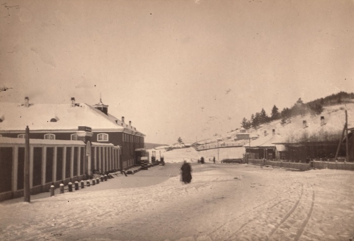 Александровский централ в шестидесяти верстах от Иркутска. Александровский централ в шестидесяти верстах от Иркутска.