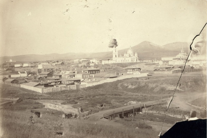 Город Кяхта, расположенный на русской границе. Город Кяхта, расположенный на русской границе.