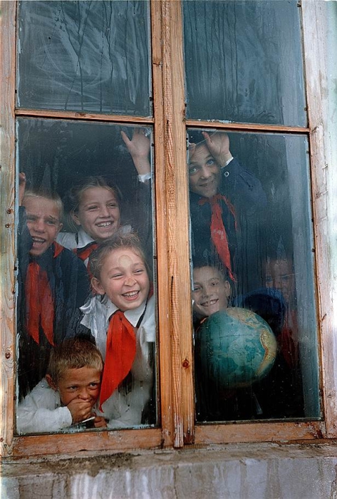 Счастливые мгновения советских пионеров. Счастливые мгновения советских пионеров.