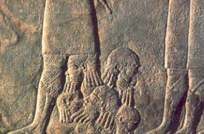 Ассирийская армия: жизнь рабов./фото: listverse.com Ассирийская армия: жизнь рабов./фото: listverse.com