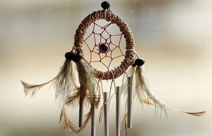 Хорошие сны просочатся через небольшое отверстие в центре. / Фото: thevintagenews.com Хорошие сны просочатся через небольшое отверстие в центре. / Фото: thevintagenews.com