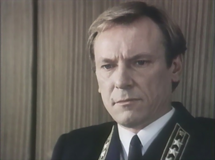 С. Шакуров в фильме *Визит к Минотавру*, 1987 | Фото: kino-teatr.ru С. Шакуров в фильме *Визит к Минотавру*, 1987 | Фото: kino-teatr.ru