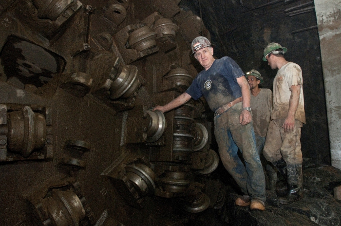 Рабочие завершают бурение туннеля. Нью-Йорк, 2011 год. | Фото: flickr.com. Рабочие завершают бурение туннеля. Нью-Йорк, 2011 год. | Фото: flickr.com.