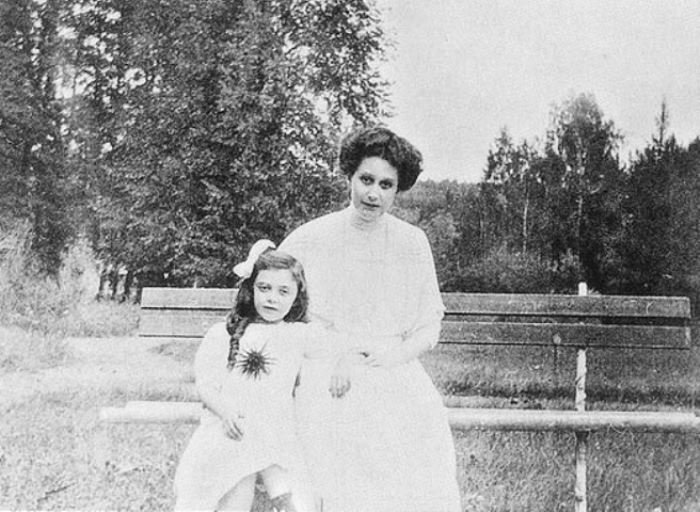 Графиня Наталья Брасова с дочерью | Фото: liveinternet.ru
