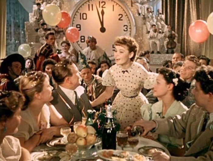 Кадр из фильма *Карнавальная ночь*, 1956 | Фото: radikal.ru Кадр из фильма *Карнавальная ночь*, 1956 | Фото: radikal.ru