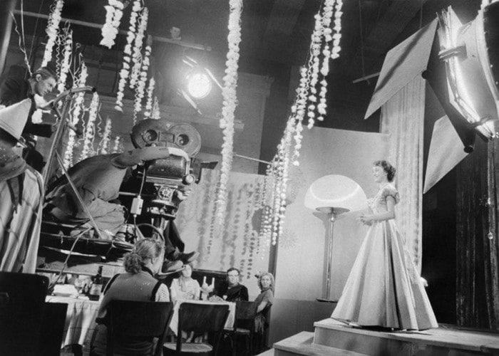 На съемках фильма *Карнавальная ночь*, 1956 | Фото: kinopoisk.ru На съемках фильма *Карнавальная ночь*, 1956 | Фото: kinopoisk.ru