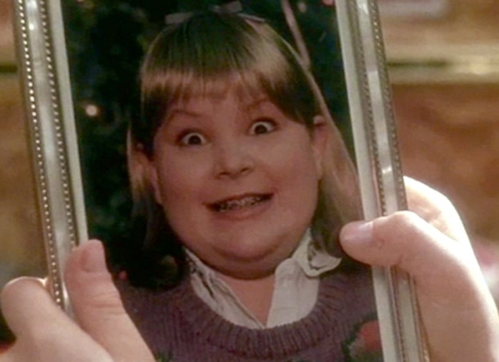 Мальчик, загримированный как девочка. | Фото: images-cdn.moviepilot.com. Мальчик, загримированный как девочка. | Фото: images-cdn.moviepilot.com.