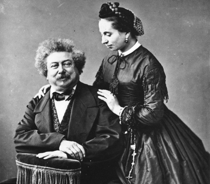 Александр Дюма с дочерью Мари-Александрин. | Фото: iledebeaute.ru. Александр Дюма с дочерью Мари-Александрин. | Фото: iledebeaute.ru.