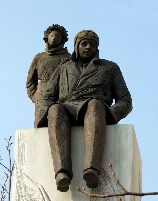 Автор и Герой. Франция, Лион. / Фото: russlovo.today Автор и Герой. Франция, Лион. / Фото: russlovo.today