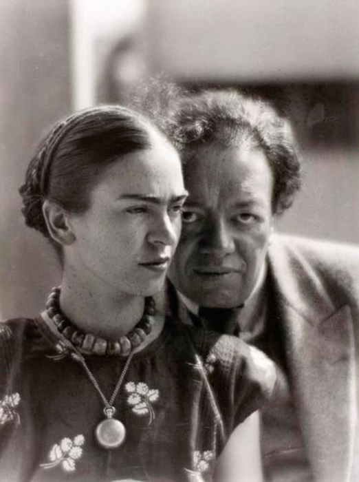 Экспрессивная Фрида и эксцентричный скульптор. Экспрессивная Фрида и эксцентричный скульптор.