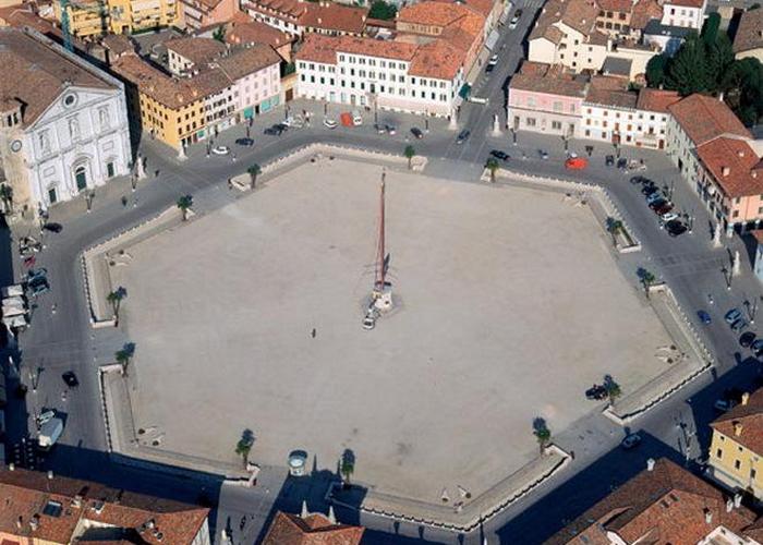 Образцовый город-форт Пальманова. / Фото: gogetnews.info Образцовый город-форт Пальманова. / Фото: gogetnews.info