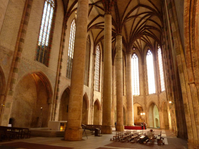 Внутренний зал церкви якобинцев. | Фото: nostradamvs.livejournal.com. Внутренний зал церкви якобинцев. | Фото: nostradamvs.livejournal.com.