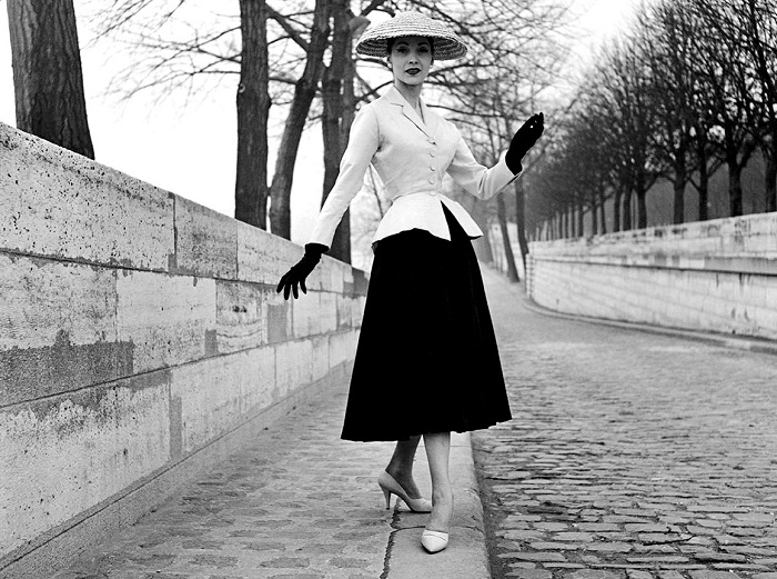 Барный жакет от Кристиана Диора. | Фото: ceylasakaoglu.com. Барный жакет от Кристиана Диора. | Фото: ceylasakaoglu.com.