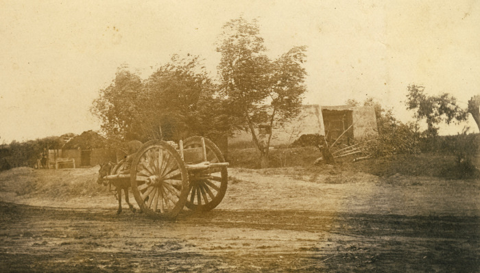 Высокая двухколёсная повозка. Высокая двухколёсная повозка.