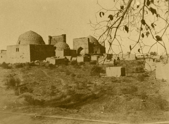 Мавзолей Наджмеддина Кубра в Куня-Ургенч. Мавзолей Наджмеддина Кубра в Куня-Ургенч.