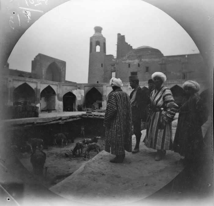 Посещение караван-сарая в центре Бухары. Посещение караван-сарая в центре Бухары.