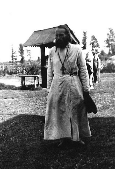 Батюшка. Батюшка.