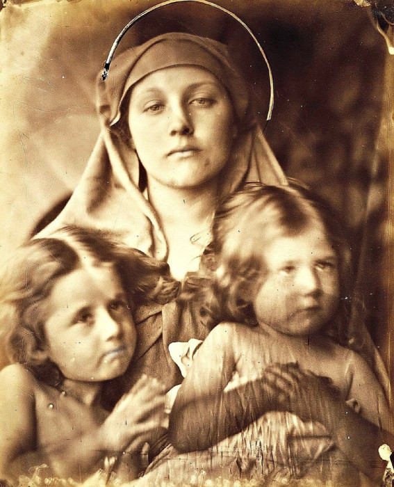 Мать. Автор: Julia Margaret Cameron. Мать. Автор: Julia Margaret Cameron.
