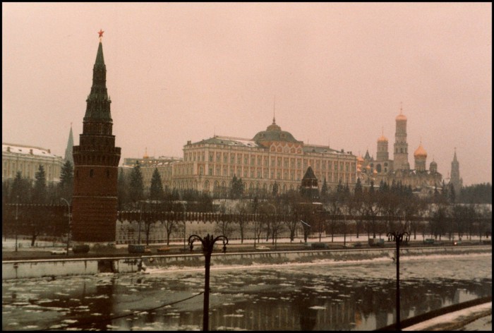 Вид на Московский Кремль с Большого Каменного моста. СССР, Москва, 1985 год. Вид на Московский Кремль с Большого Каменного моста. СССР, Москва, 1985 год.