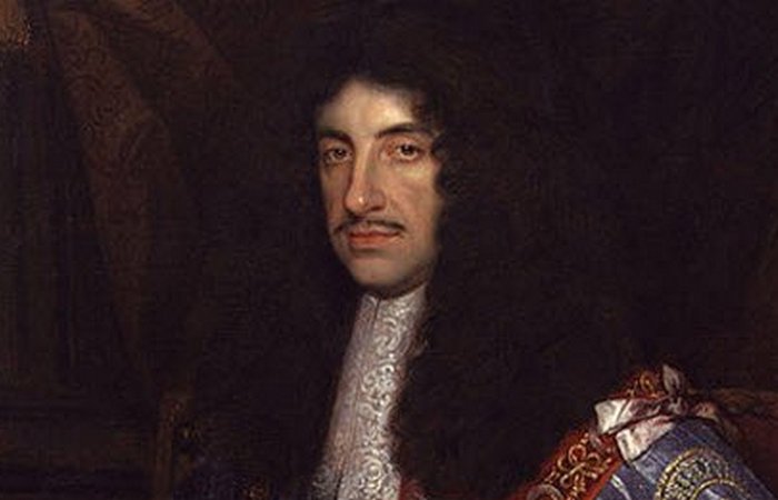 Королевская мерзость: сделать парик из лобковых волос любовниц. Королевская мерзость: сделать парик из лобковых волос любовниц.